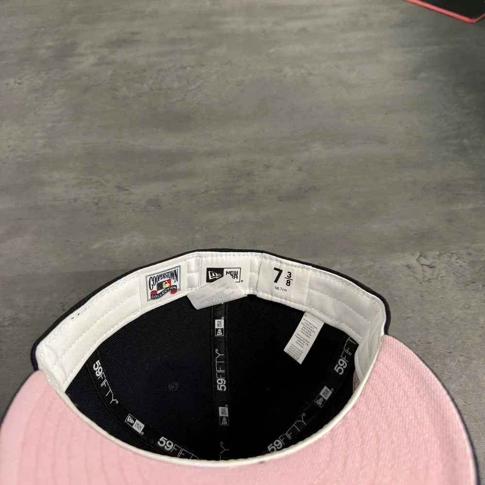 New Era 59FIFTY Hat Mens 7 3/8 Navy NY Yankees Subway Series Pink UV MLB Cap